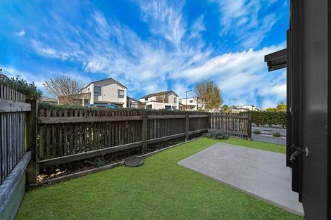 Photo of property in 12 Hoiho Road, Pukekohe, 2120