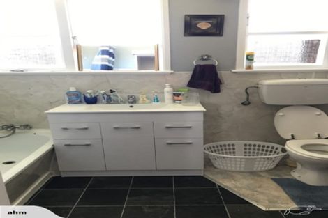 Photo of property in 10 Maire Street, Gonville, Whanganui, 4501