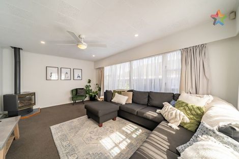 Photo of property in 33 Russell Road, Wainuiomata, Lower Hutt, 5014