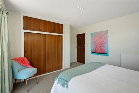 Photo of property in 2/18a Taupata Street, Redcliffs, Christchurch, 8081