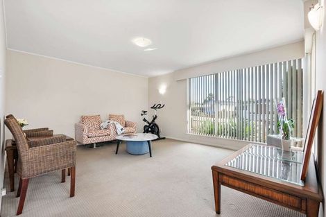Photo of property in 10 Ellison Place, Pakuranga Heights, Auckland, 2010