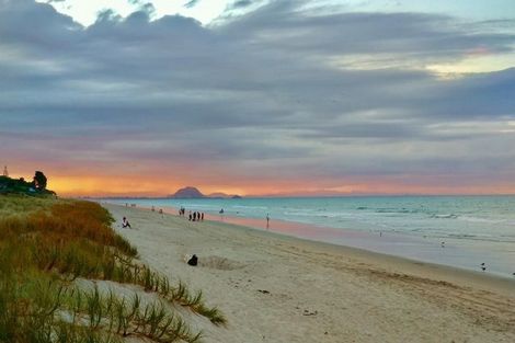 Photo of property in 37 Motiti Road, Papamoa Beach, Papamoa, 3118