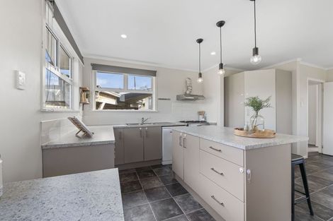 Photo of property in 9 Anson Place, Westown, New Plymouth, 4310