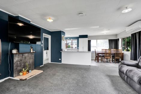Photo of property in 5 Bronte Place, Whalers Gate, New Plymouth, 4310