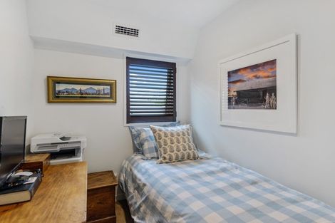 Photo of property in 87 Holly Road, St Albans, Christchurch, 8014