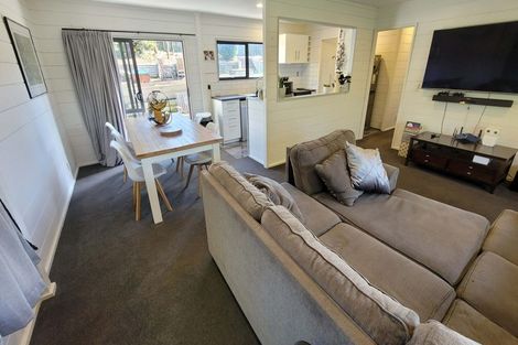 Photo of property in 43 Whitechapel Grove, Stokes Valley, Lower Hutt, 5019