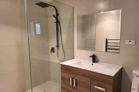 Photo of property in 81 College Road, Northcote, Auckland, 0627