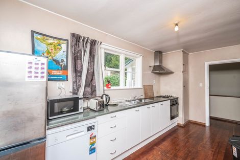 Photo of property in 21 Montgomery Avenue, Karori, Wellington, 6012