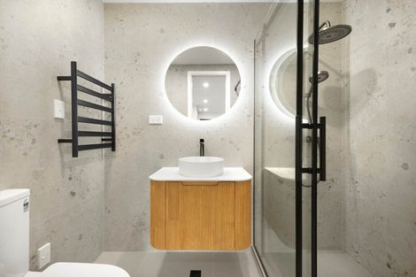 Photo of property in 69b Chivalry Road, Glenfield, Auckland, 0629