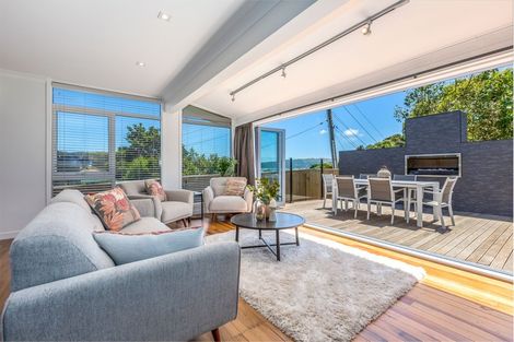 Photo of property in 6 Kiriwai Road, Paremata, Porirua, 5024