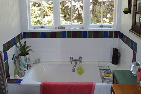 Photo of property in 122 Beach Road, Onerahi, Whangarei, 0110