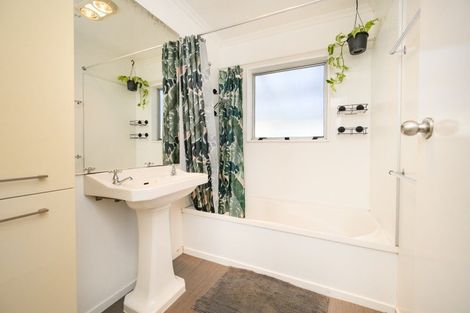 Photo of property in 38 Newton Place, Westbrook, Palmerston North, 4412