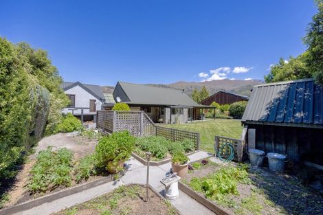 Photo of property in 186 Stone Street, Wanaka, 9305