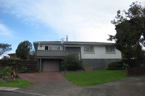 Photo of property in 9 Struan Place, Highland Park, Auckland, 2010