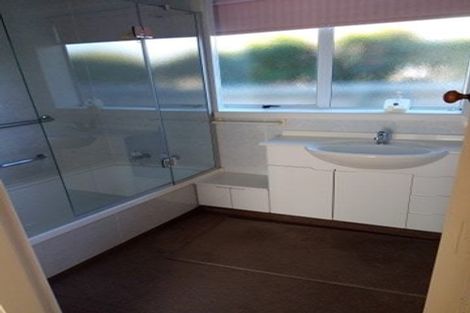 Photo of property in 15 Pembroke Street, Avondale, Christchurch, 8061