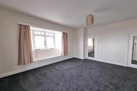 Photo of property in 212 Queens Drive, Lyall Bay, Wellington, 6022