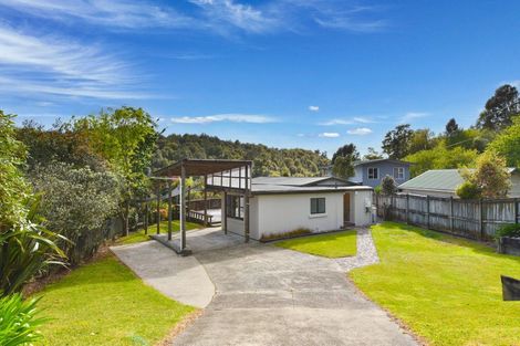 Photo of property in 43 Oxford Road, Lake Rotoma, Rotorua, 3074