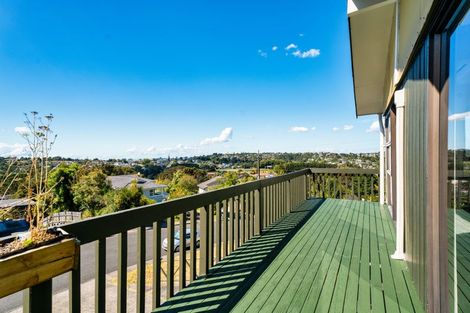 Photo of property in 29 Noeleen Street, Glenfield, Auckland, 0629