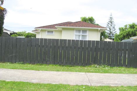 Photo of property in 46 Convair Crescent, Mangere, Auckland, 2022