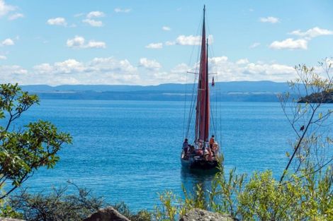 Photo of property in 44 Whakamoenga Point, Acacia Bay, Taupo, 3385