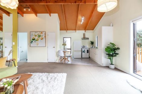 Photo of property in 2/179 Blockhouse Bay Road, Avondale, Auckland, 0600