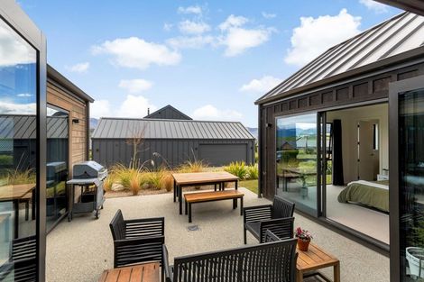 Photo of property in 4 Polperro Court, Jacks Point, Queenstown, 9371