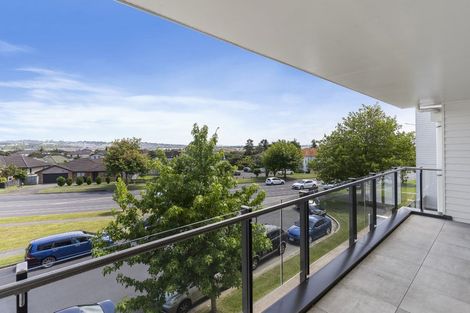 Photo of property in 9/130 Stancombe Road, Flat Bush, Auckland, 2016