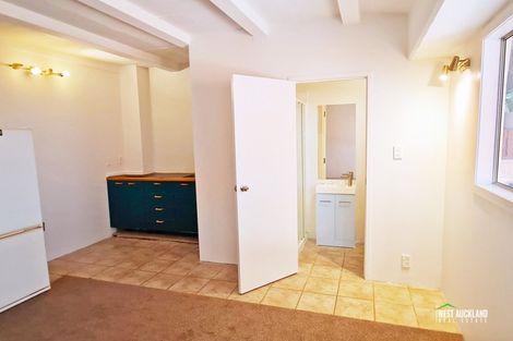 Photo of property in 8 Captain Scott Road, Glen Eden, Auckland, 0602