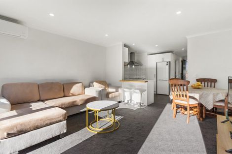 Photo of property in 18 Bellbird Street, Papakura, 2110