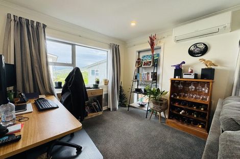 Photo of property in 5/20 Glanmire Road, Newlands, Wellington, 6037