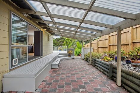 Photo of property in 7 Napuka Road, Henderson Valley, Auckland, 0612