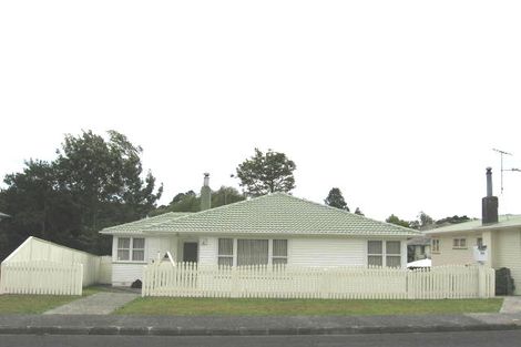 Photo of property in 2/5 Woodstock Road, Forrest Hill, Auckland, 0620