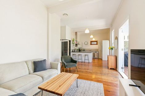 Photo of property in 54 Kilbirnie Crescent, Kilbirnie, Wellington, 6022