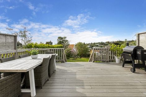 Photo of property in 25 Agincourt Street, Glenfield, Auckland, 0629