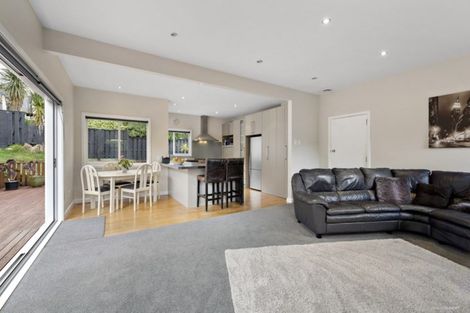 Photo of property in 1 Glentui Grove, Khandallah, Wellington, 6035