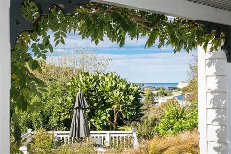 Photo of property in 33 Fitzroy Road, Bluff Hill, Napier, 4110