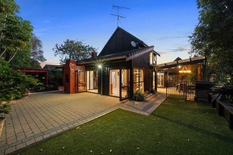 Photo of property in 80a Beach Road, Mellons Bay, Auckland, 2014