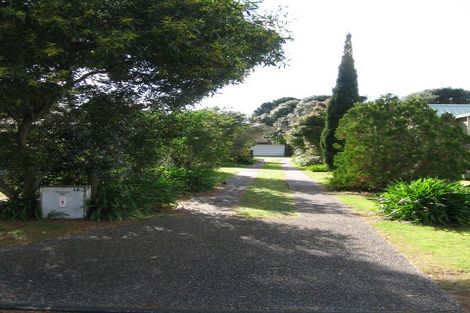 Photo of property in 19 Courtney Place, Pauanui, Hikuai, 3579