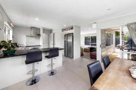 Photo of property in 17 Brandon Road, Manly, Whangaparaoa, 0930