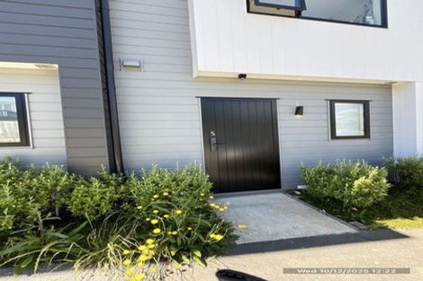 Photo of property in 5/241 Don Buck Road, Massey, Auckland, 0614