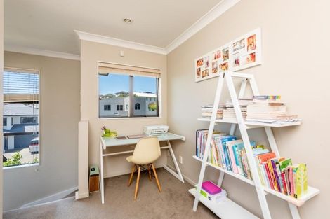 Photo of property in 6 Erlestoke Crescent, Churton Park, Wellington, 6037