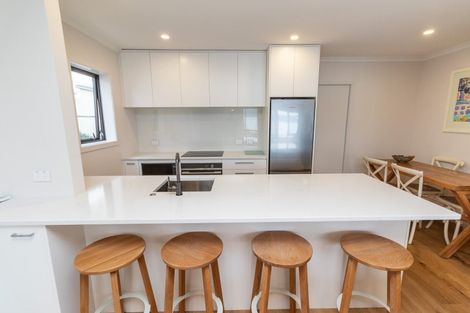 Photo of property in 123 Marine Parade, Seatoun, Wellington, 6022