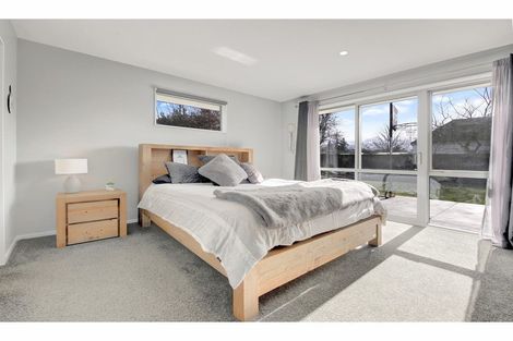 Photo of property in 177b High Street, Oxford, 7430