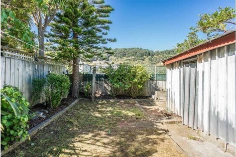 Photo of property in 12 Edge Hill, Mount Victoria, Wellington, 6011