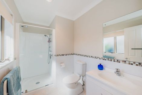 Photo of property in 5 Holcombe Drive, Paraparaumu, 5032