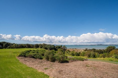 Photo of property in 5 Tollana Road, Te Atatu Peninsula, Auckland, 0610