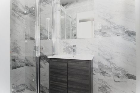 Photo of property in 16 Avonleigh Road, Green Bay, Auckland, 0604