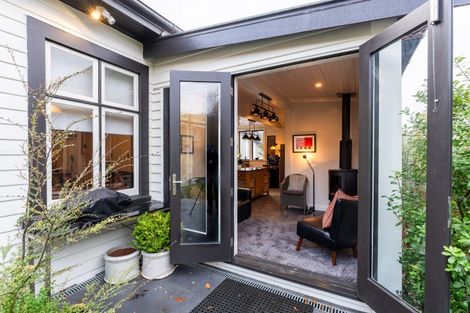 Photo of property in 139 Eglinton Road, Mornington, Dunedin, 9011