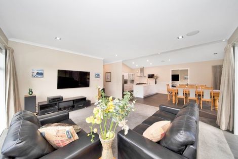 Photo of property in 11 Links Drive, Waiwhakaiho, New Plymouth, 4312