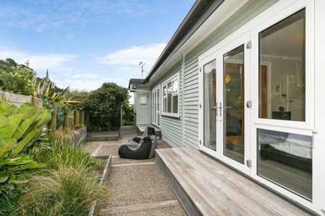 Photo of property in 77 Mantell Street, Seatoun, Wellington, 6022